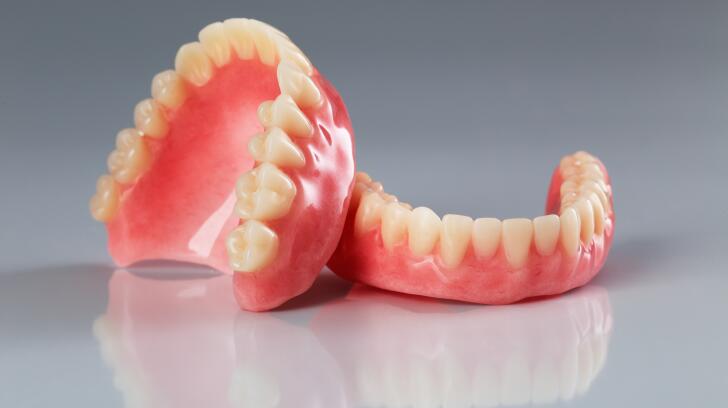 Artificial Teeth: 6 Things to Know | Artificial Teeth Options