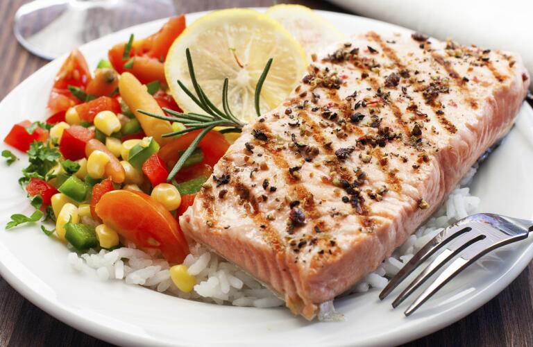 Fish and Shellfish Allergy: Symptoms, Food Substitutes, When to See a ...