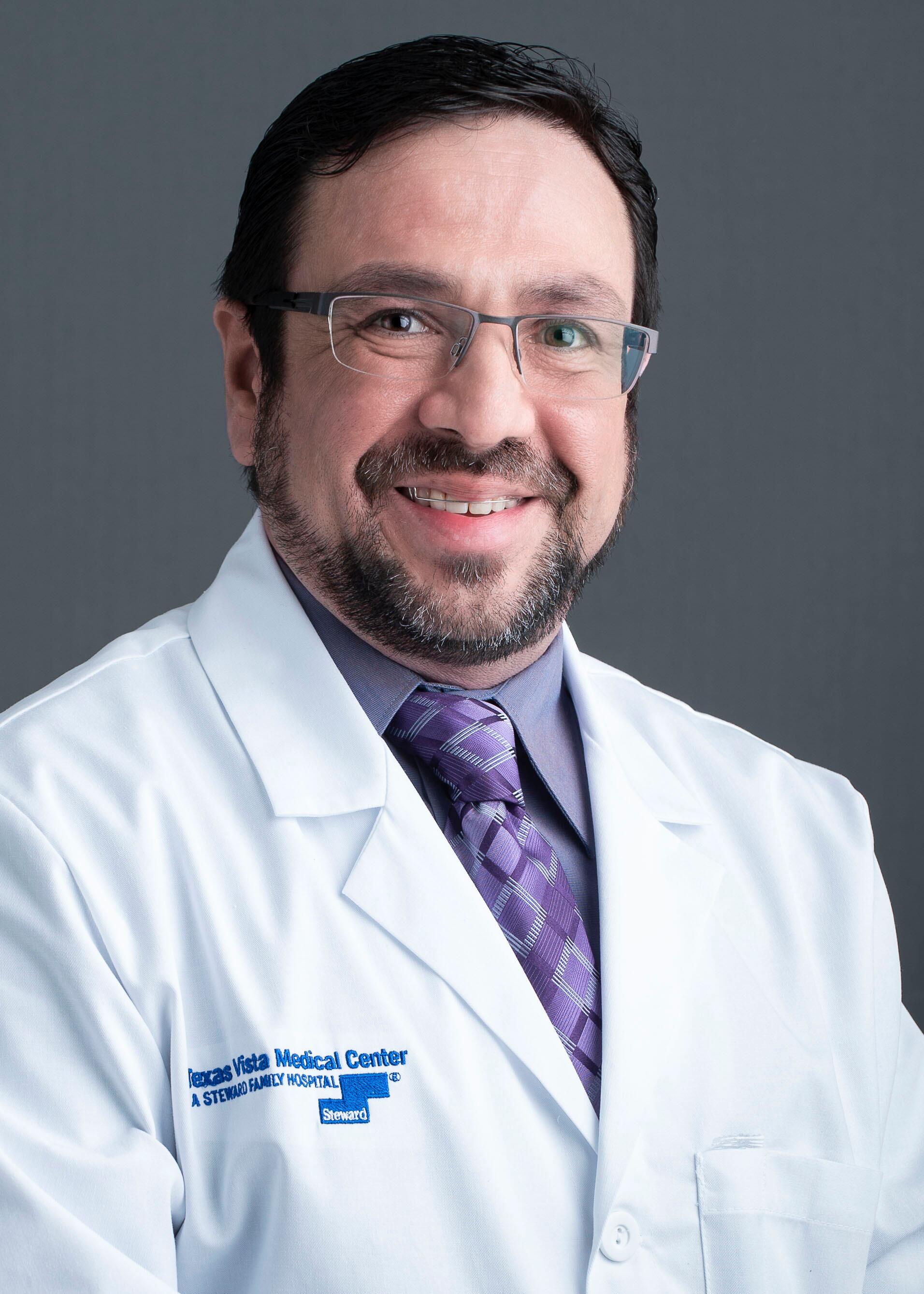 Dr. Edgardo Benavides, DO Family Doctor San Antonio, TX Medical