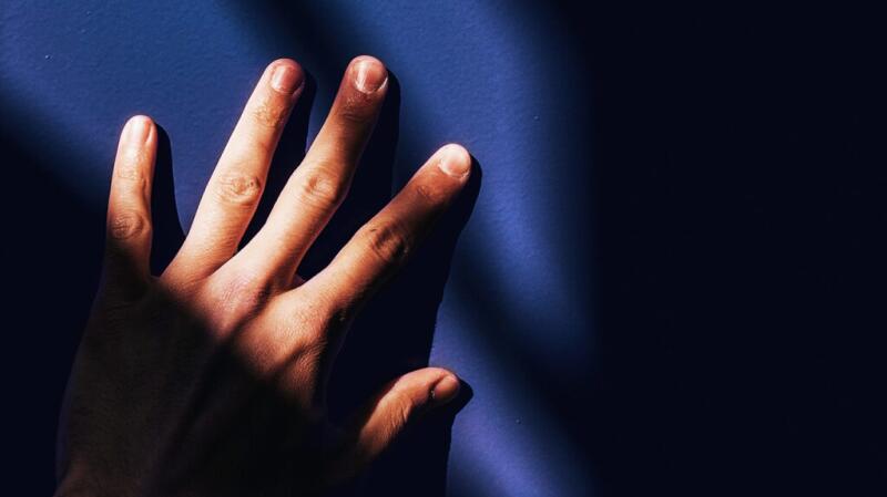 Splitting Fingres Split Nail: Treatments, Causes, Diagnosis, Prevention, and More