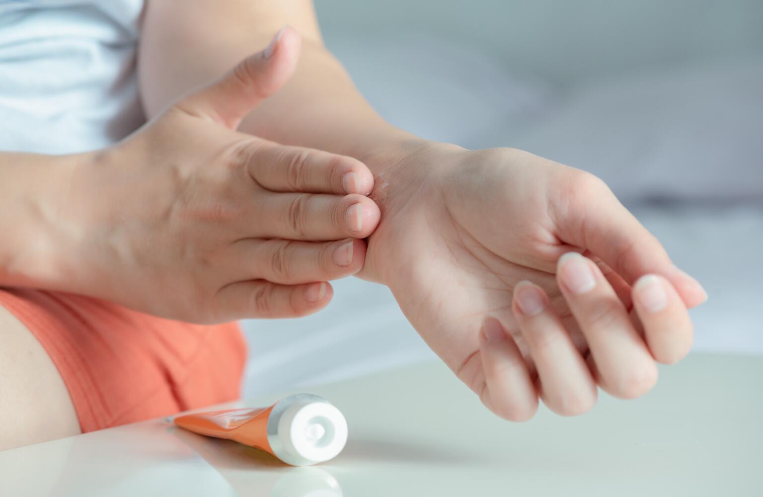 Voltaren Gel What It Treats & How It Works