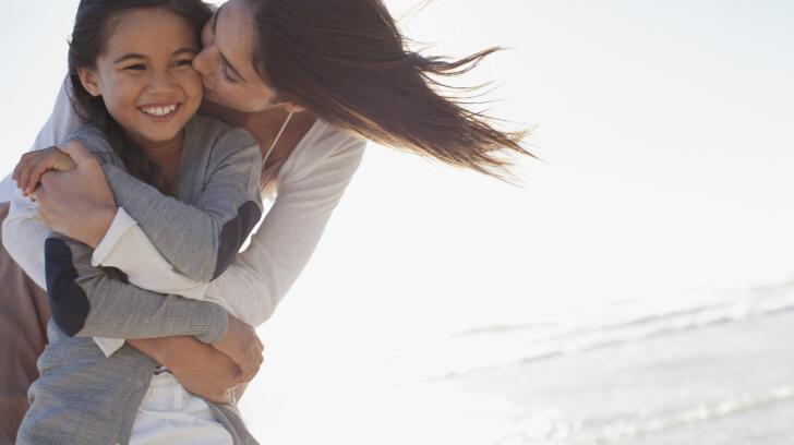 mother-and-daughter-on-beach