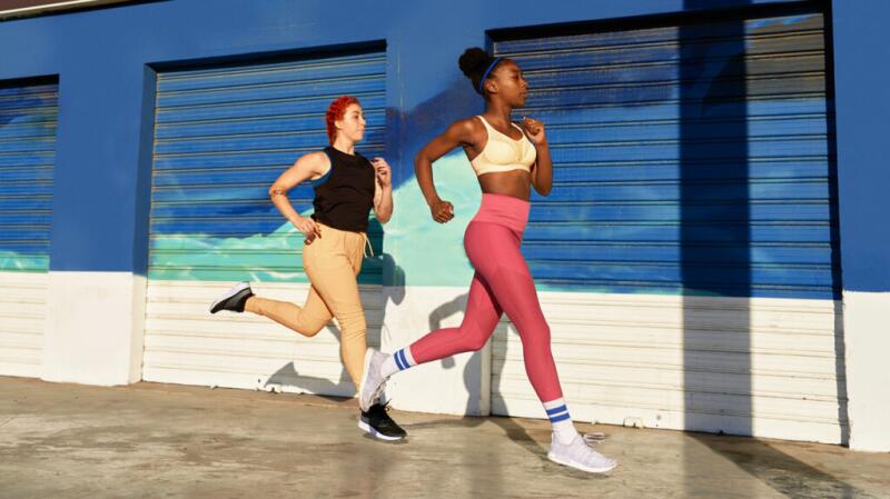 people running in gym wear