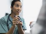 nurse-explaining-diabetes-injectable