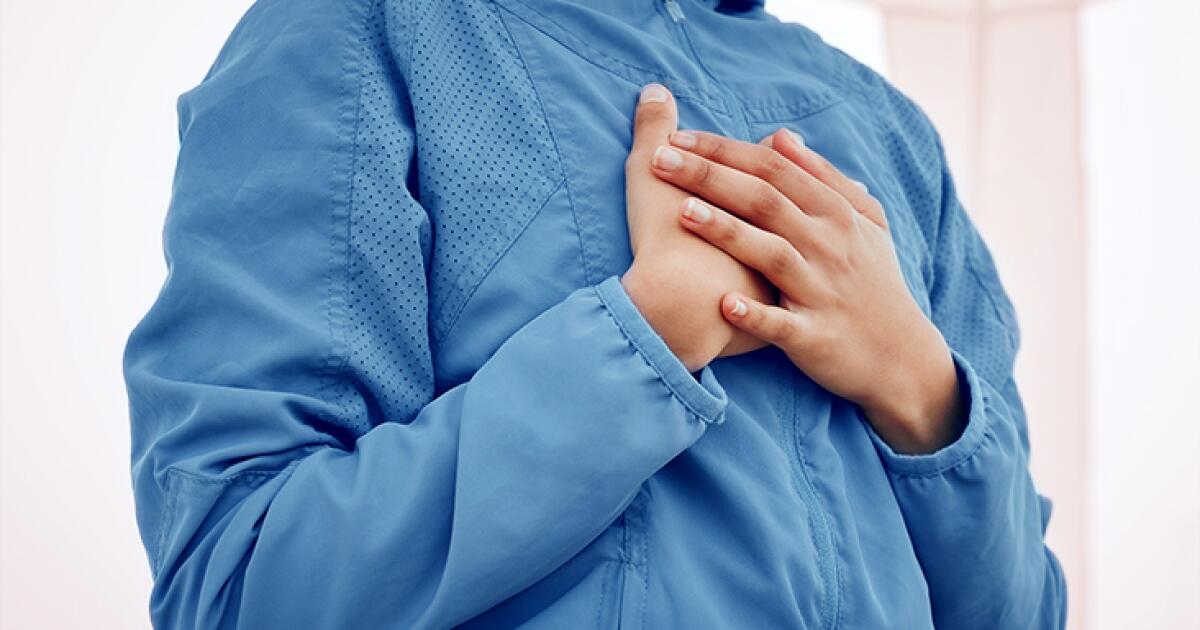 Pain In Right Side Of Chest Causes And When To Seek Care pain-in-right-side-of-chest-causes-and-when-to-seek-care