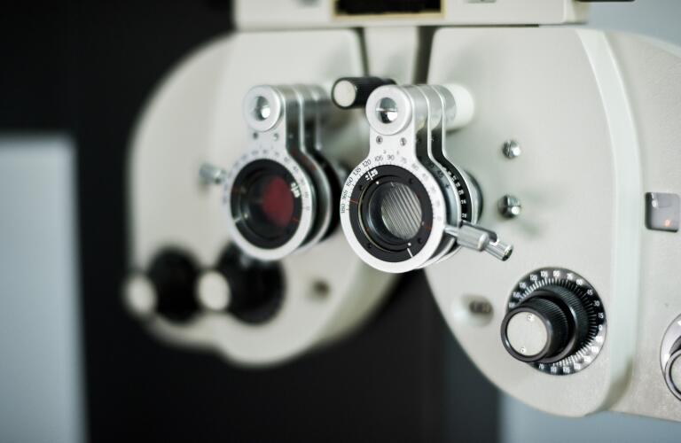 eye doctor phoropter