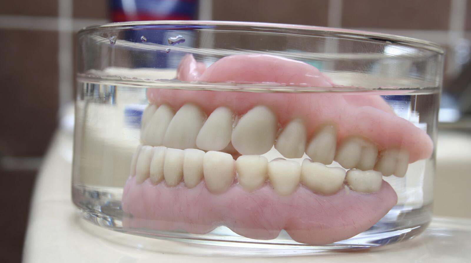 9 Tips for Denture Wearers