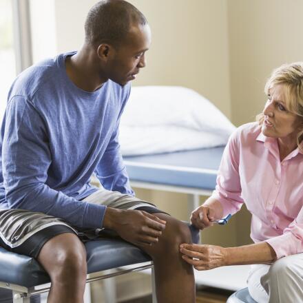 Living with aches, pains and stiffness of the knee is a way of life for many people. But it doesn’t have to be. While medications can be quite effective in helping control pain, often they don’t provide a complete or ongoing solution. The good news is there are many things you can do to complement traditional pain relief measures and get additional relief.