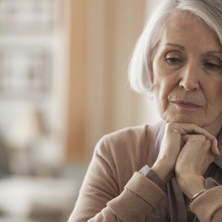 With Alzheimer’s disease affecting more people than ever, here’s what doctors want you to know about Alzheimer’s including early symptoms and treatment options.