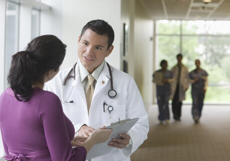 doctor-talking-to-patient
