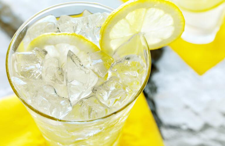 glass-of-ice-water-with-lemon