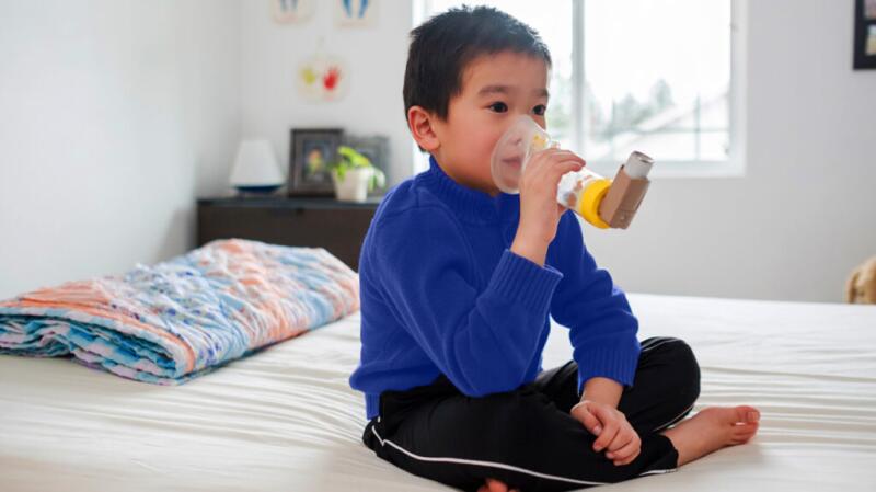 Child using an inhaler