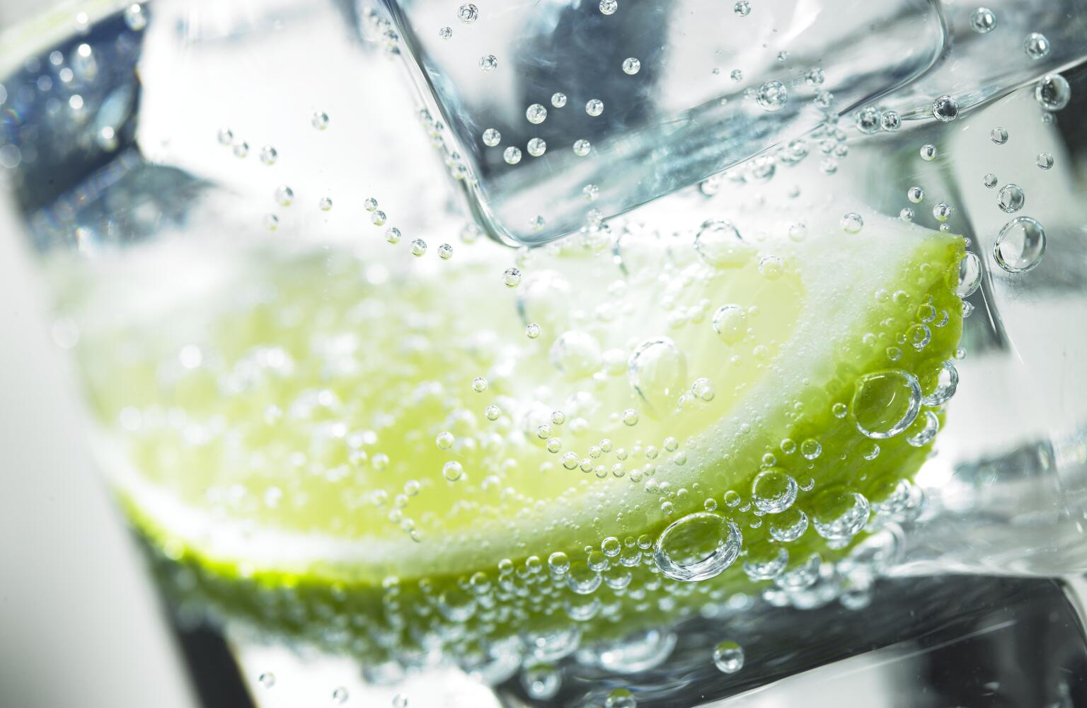 Quinine Supplement & in Tonic Water Uses, Benefits & Side Effects