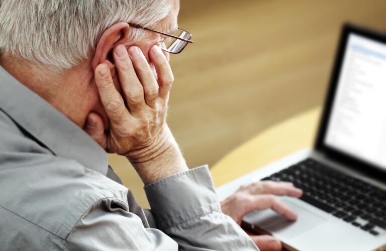 Senior-man-with-Laptop