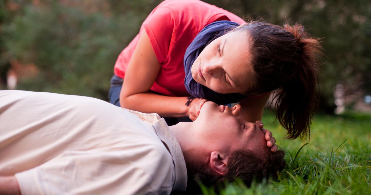 Heart Attack First Aid | What to Do in Case of Heart Attack