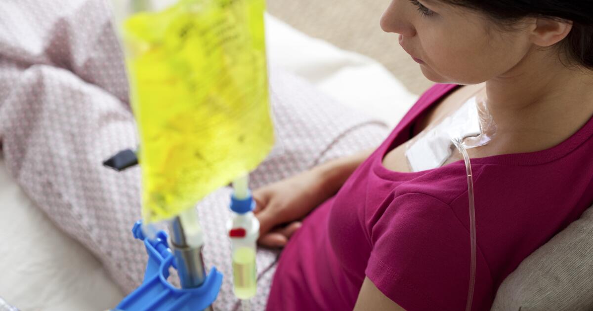 First Chemotherapy Treatment Side Effects: What to Expect