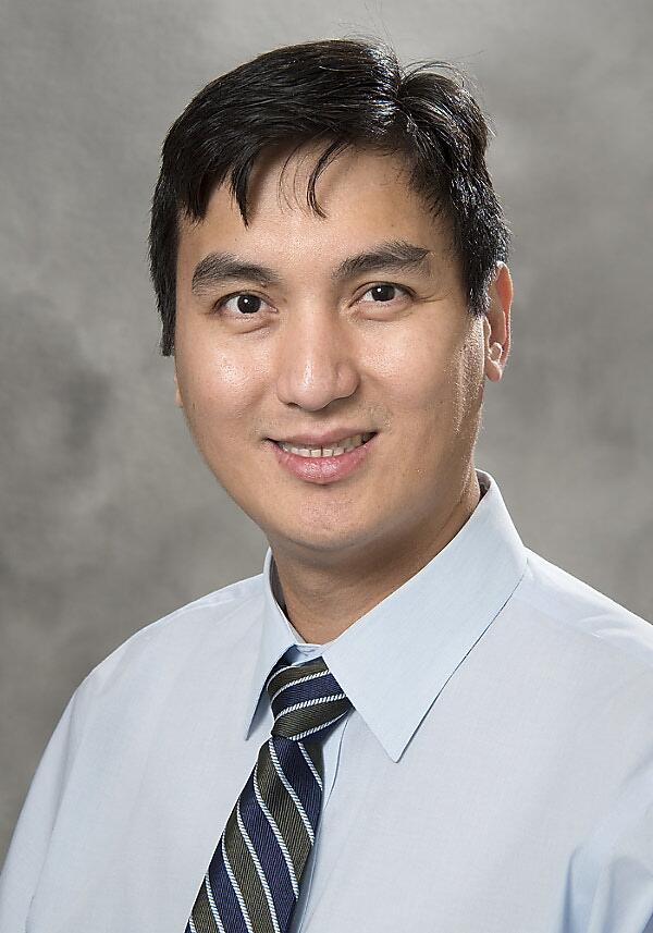 Dr. Renato Sandoval, MD Diabetes, Metabolism & Endocrinologist Lees