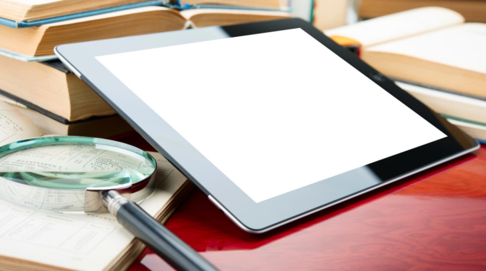 7 Visual Aids for People With Macular Degeneration