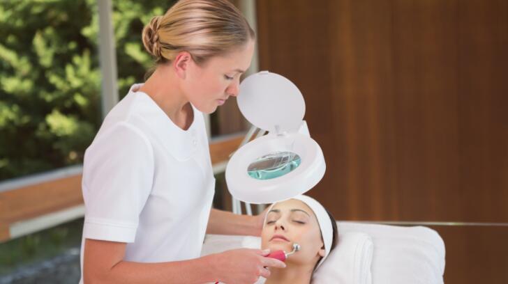 micro dermabrasion from beauty therapist