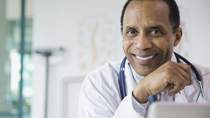 portrait-of-smiling-doctor