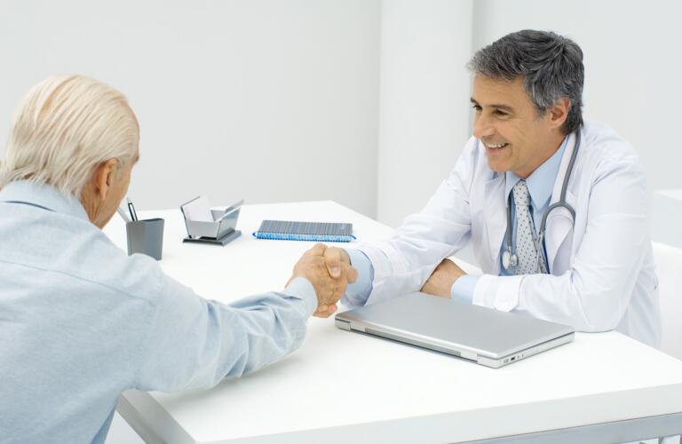 Doctor-shaking-hands-with-patient