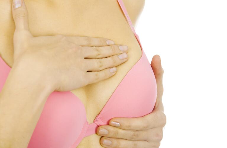 self-breast-exam-to-check-for-breast-lumps