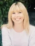 Image of Cait Glenn